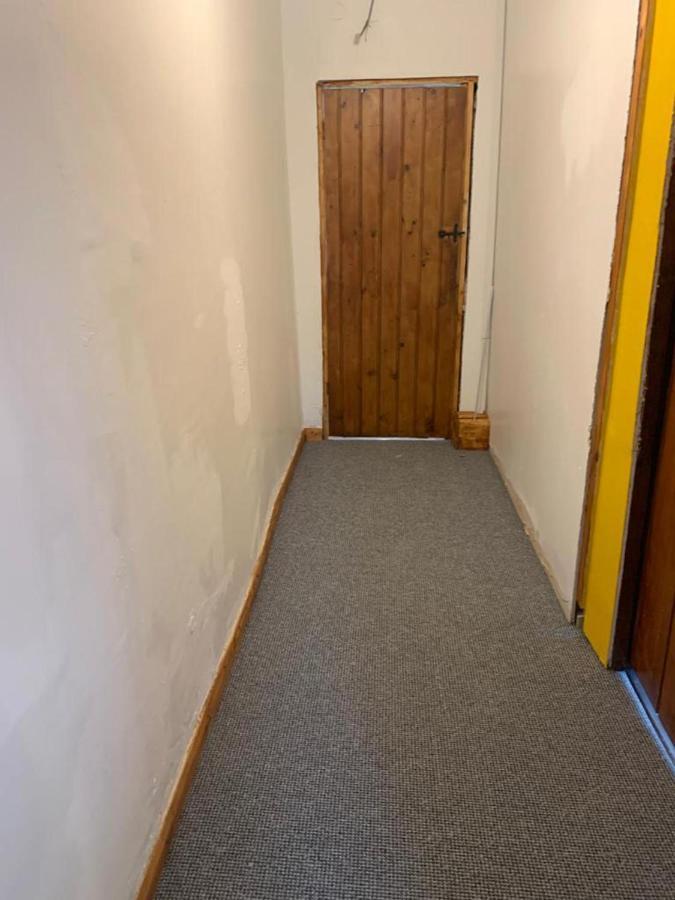 Appartement One Lovely Apartmt 1 Double & 2 Camp Beds à Stoke-on-Trent Extérieur photo